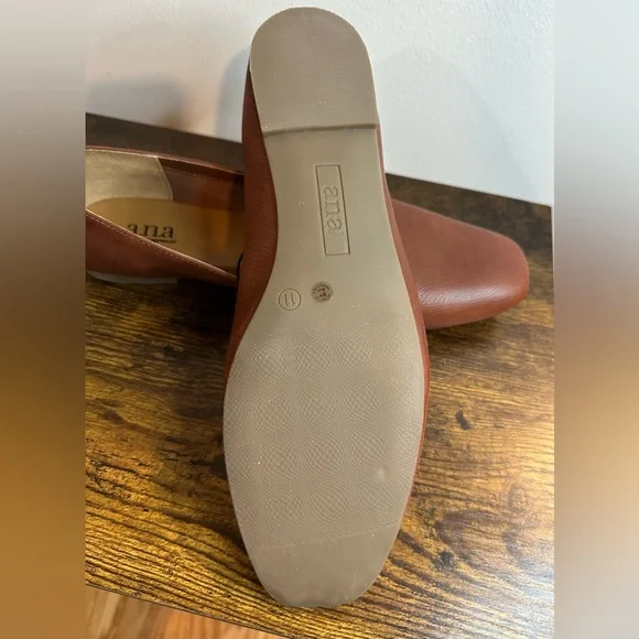 a.n.a KLAPPER COGNAC Flats NWT/box size 11M - Picture 3 of 4